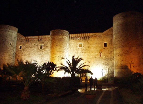 castello_ursino_night