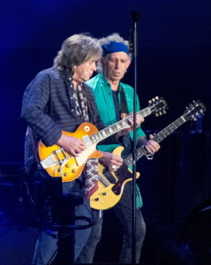 Mick_Taylor_and_Keith_Richards_Rolling_Stones_in_Hyde_Park_(2013)_cropped