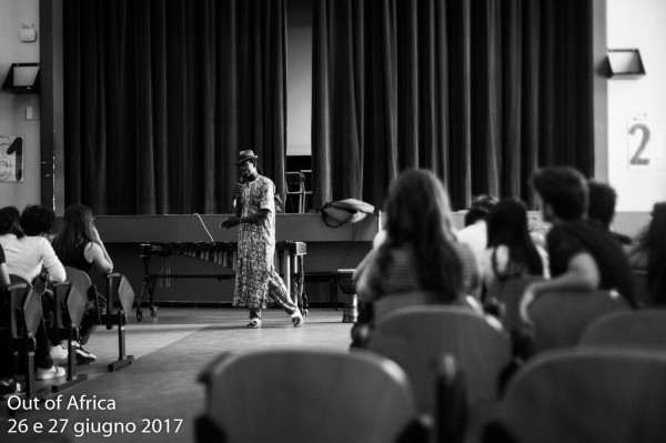 2_Jalì Diabate durante il workshop al Liceo Musicale Turrisi Colonna_ph Andrea A. Maccarrone