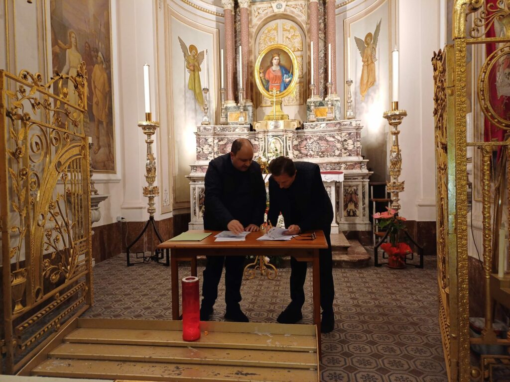 A Belpasso, Catania, il sindaco Carlo Caputo firma un protocollo d’intesa in vista dell’arrivo del corpo di Santa Lucia