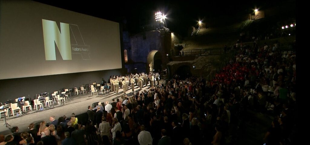 A Taormina (ME) concluso il Nations Award 2024: premio alla carriera per Kevin Spacey e Giancarlo Giannini – VIDEO